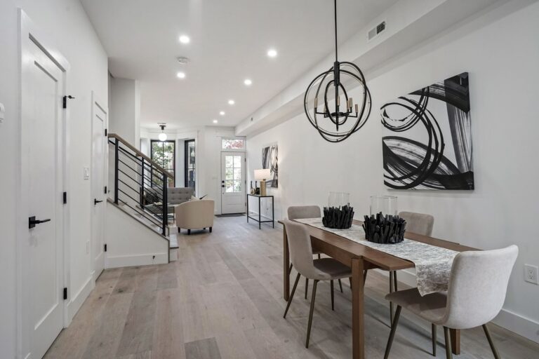 009_516_10TH_ST_SE_313726_585760