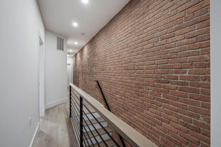 023_516_10TH_ST_SE_313726_585760